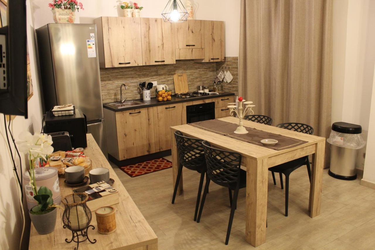 Zisa Home Ai Cantieri Culturali-Facile Posteggio In Strada No Ticket Palermo Dış mekan fotoğraf